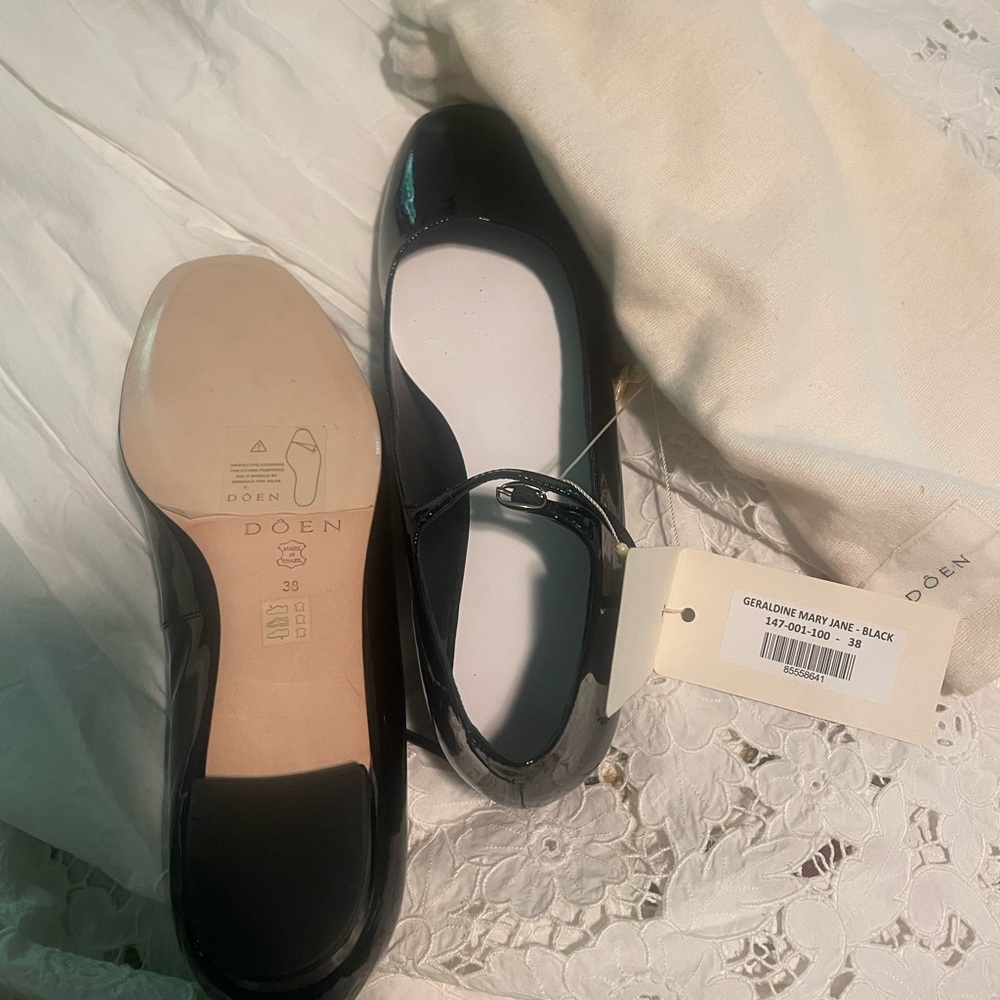 Doen Black Flats Timeless and classy